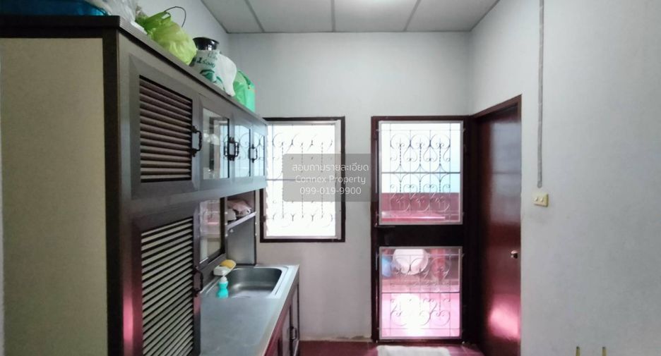 For sale 3 bedrooms townhouse in Bang Khen, Bangkok