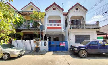For sale 3 bedrooms townhouse in Bang Khen, Bangkok
