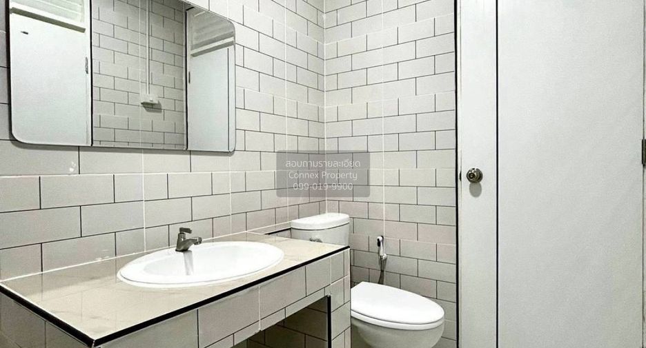 For sale 2 bedrooms townhouse in Sai Noi, Nonthaburi