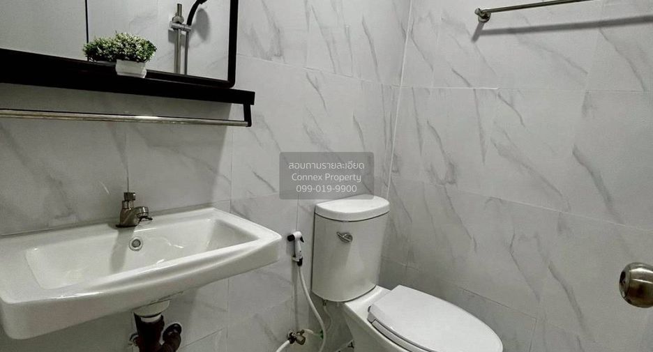 For sale 2 bedrooms townhouse in Sai Noi, Nonthaburi