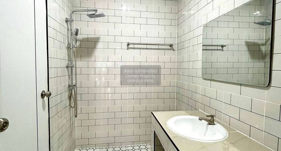 For sale 2 bedrooms townhouse in Sai Noi, Nonthaburi