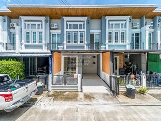 For sale 3 bedrooms townhouse in Prawet, Bangkok