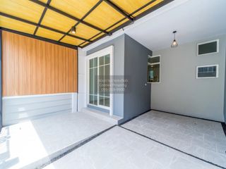 For sale 3 bedrooms townhouse in Prawet, Bangkok