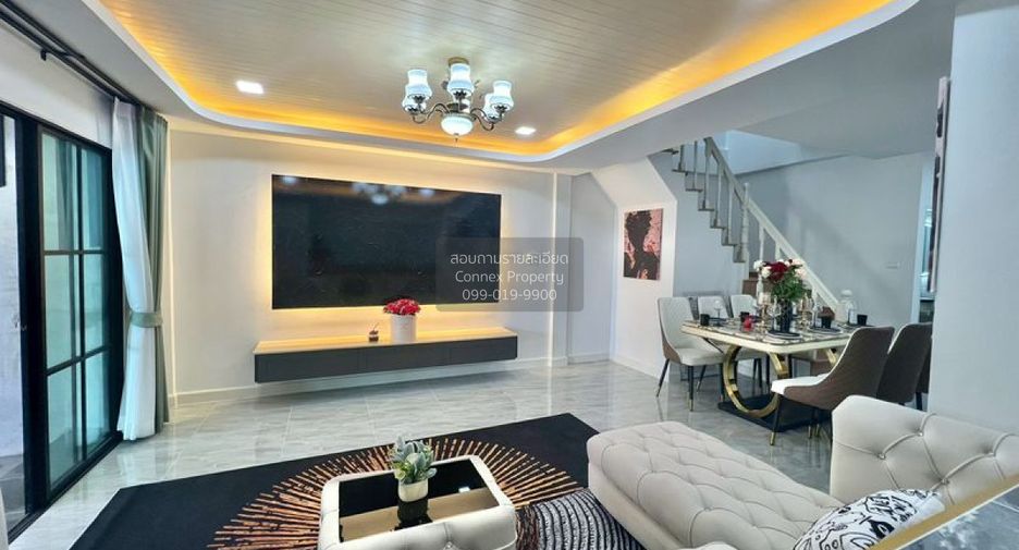 For sale 4 bedrooms townhouse in Khlong Sam Wa, Bangkok
