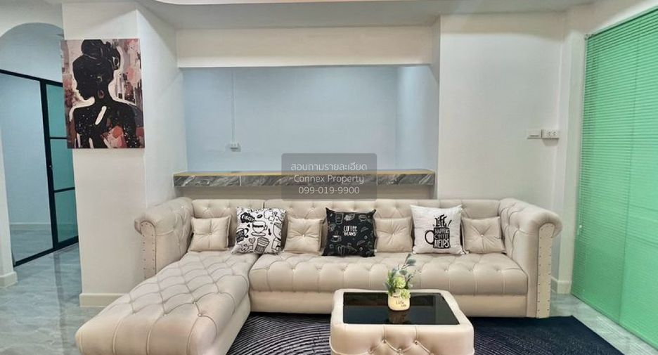 For sale 4 bedrooms townhouse in Khlong Sam Wa, Bangkok