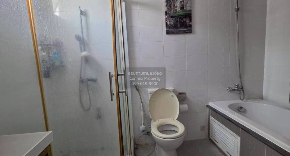 For sale 3 bedrooms townhouse in Lat Phrao, Bangkok