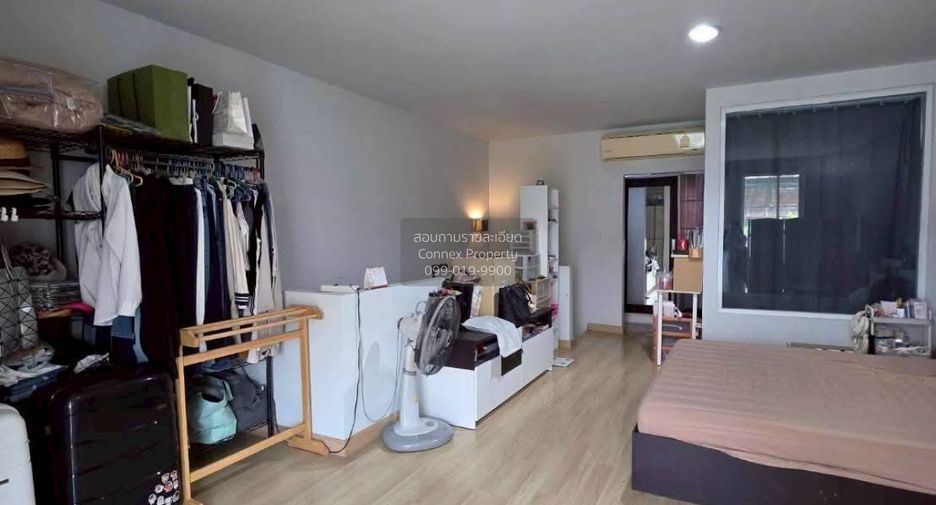 For sale 3 bedrooms townhouse in Lat Phrao, Bangkok