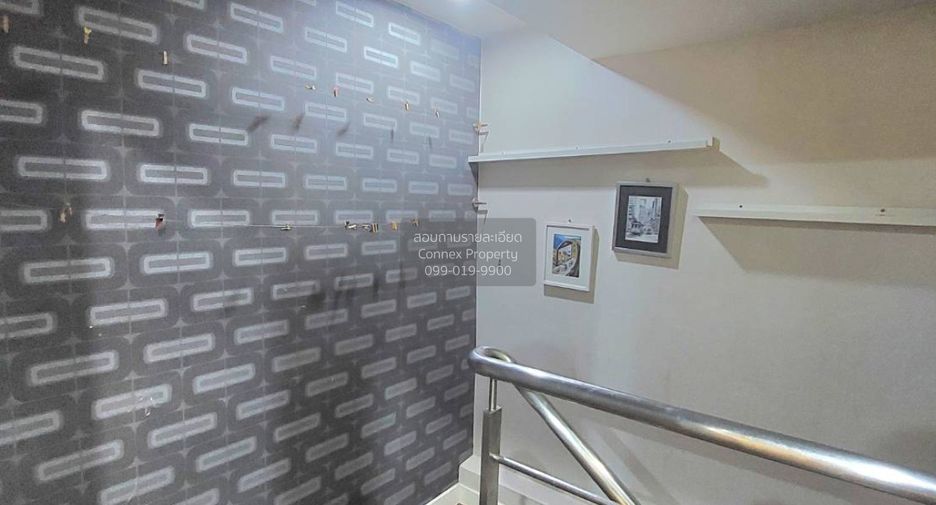 For rent 4 bedrooms townhouse in Watthana, Bangkok