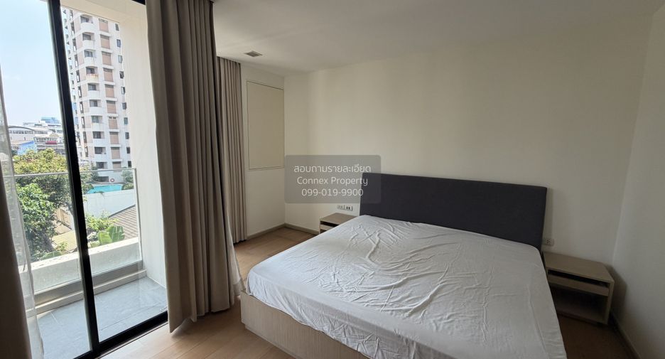 For rent 2 bedrooms condo in Khlong Toei, Bangkok
