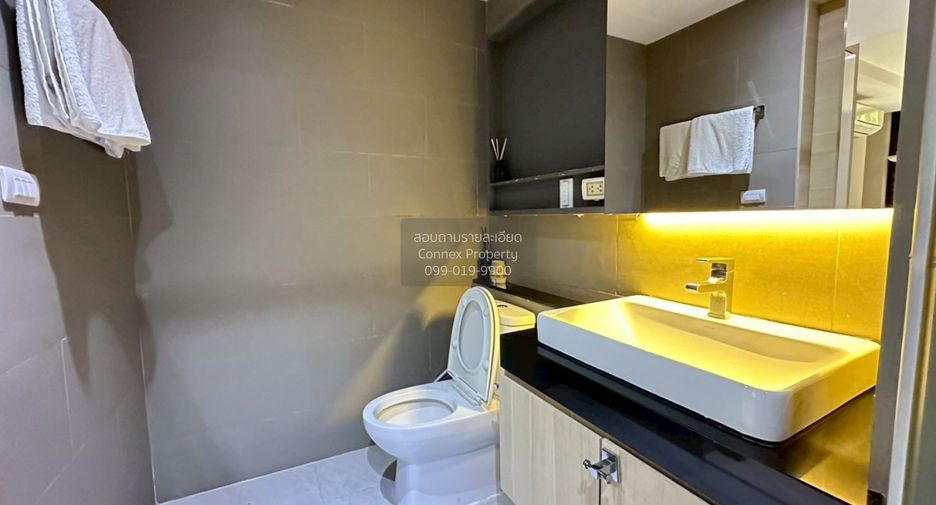For rent 2 bedrooms condo in Sathon, Bangkok