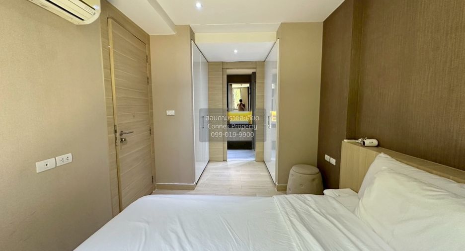 For rent 2 bedrooms condo in Sathon, Bangkok