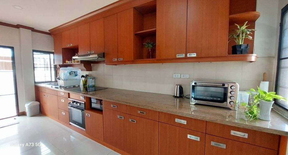 For sale 3 bedrooms house in Bang Lamung, Chonburi