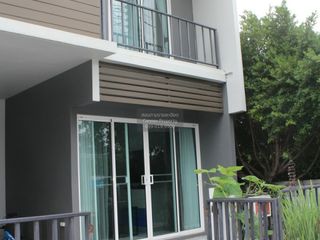 For rent 3 bedrooms townhouse in Khlong Sam Wa, Bangkok