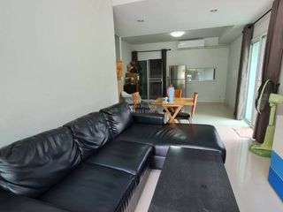 For rent 3 bedrooms townhouse in Khlong Sam Wa, Bangkok