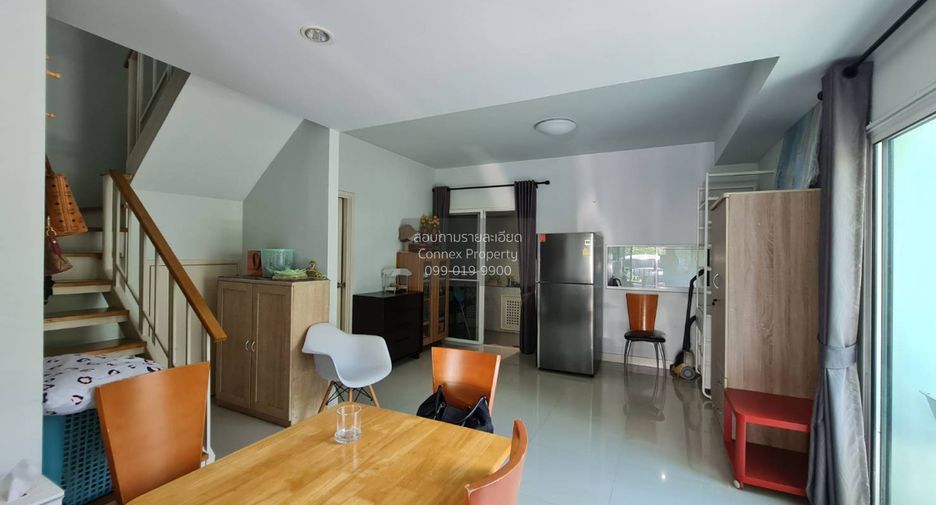 For rent 3 bedrooms townhouse in Khlong Sam Wa, Bangkok