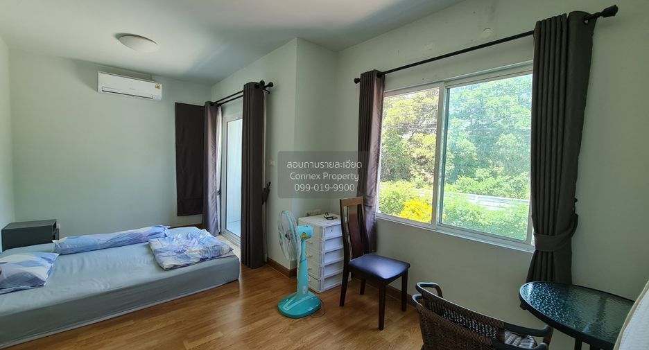 For rent 3 bedrooms townhouse in Khlong Sam Wa, Bangkok