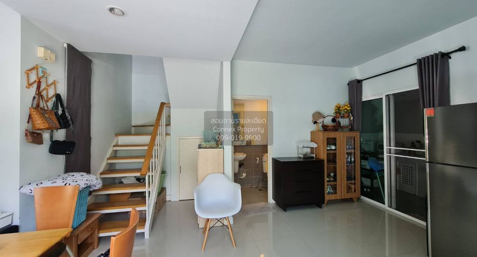 For rent 3 bedrooms townhouse in Khlong Sam Wa, Bangkok