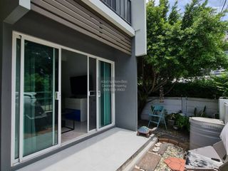 For rent 3 bedrooms townhouse in Khlong Sam Wa, Bangkok