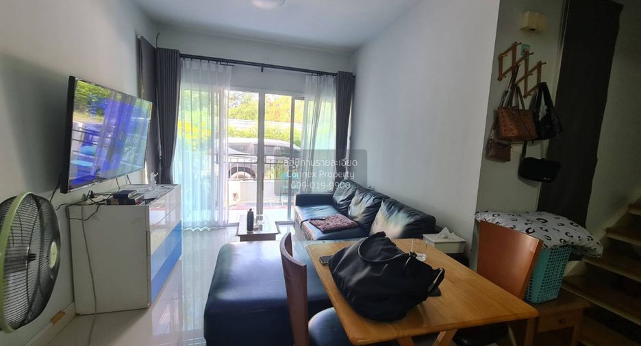 For rent 3 bedrooms townhouse in Khlong Sam Wa, Bangkok
