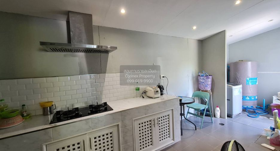 For rent 3 bedrooms townhouse in Khlong Sam Wa, Bangkok