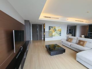 For rent 3 bedrooms condo in Sathon, Bangkok
