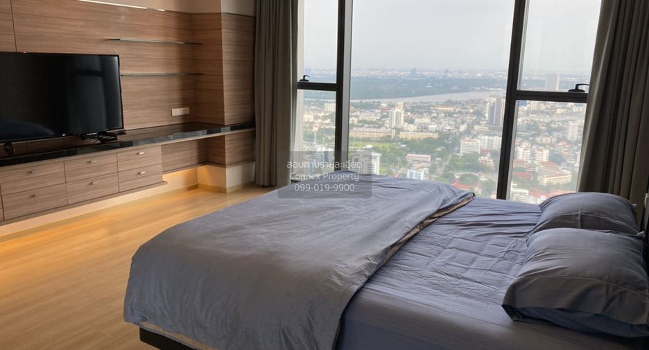 For rent 3 bedrooms condo in Sathon, Bangkok