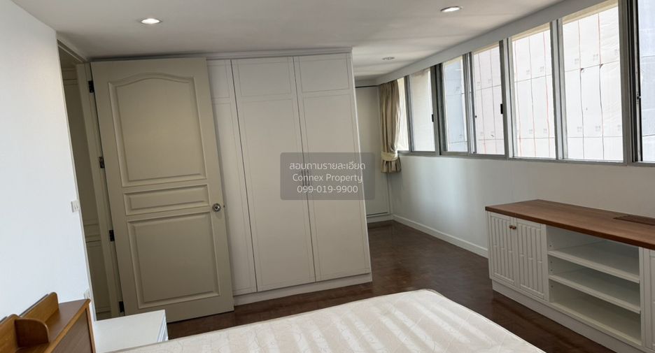 For rent 3 bedrooms condo in Watthana, Bangkok