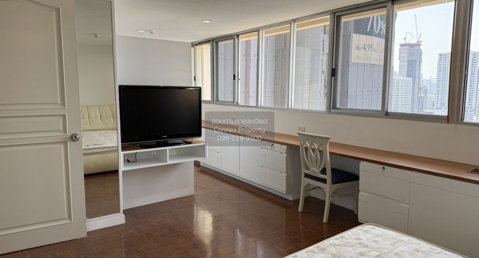 For rent 3 bedrooms condo in Watthana, Bangkok