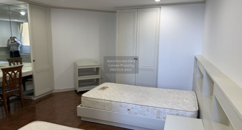 For rent 3 bedrooms condo in Watthana, Bangkok