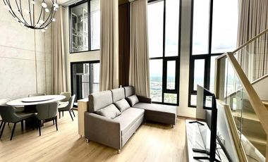 For rent 3 bedrooms condo in Khlong Toei, Bangkok