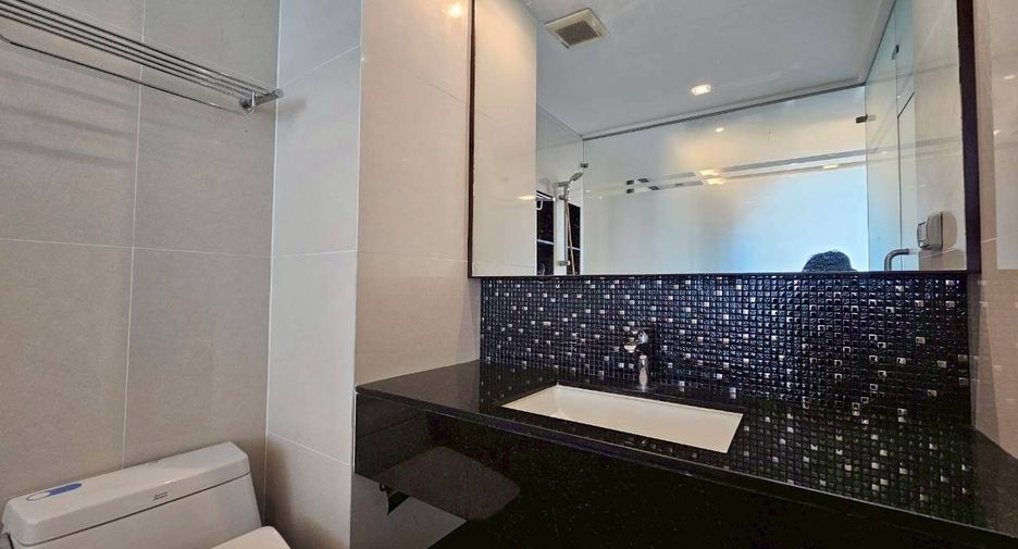 À louer 3 chambres condo à Sathon, Bangkok