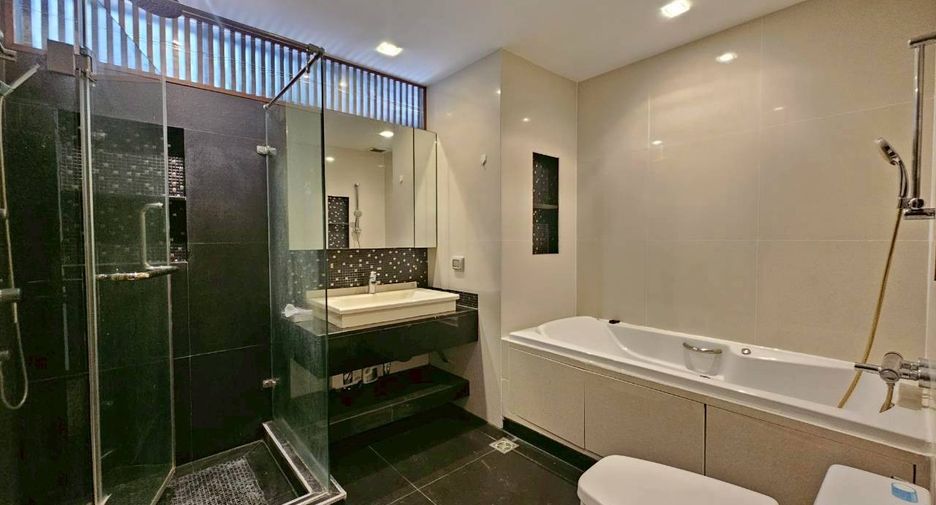 À louer 3 chambres condo à Sathon, Bangkok