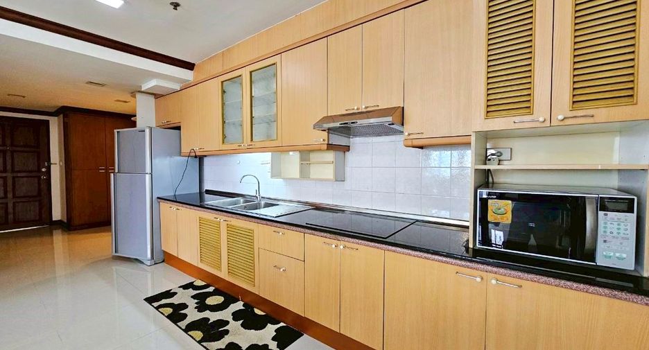 For rent 2 bedrooms condo in Khlong Toei, Bangkok