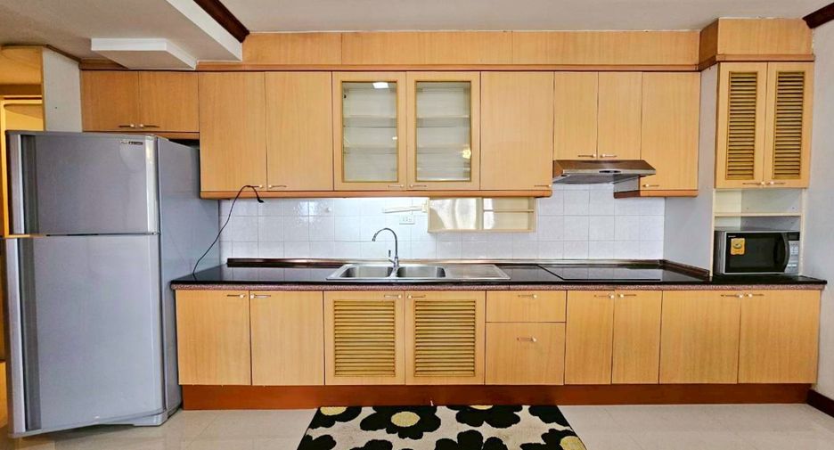 For rent 2 bedrooms condo in Khlong Toei, Bangkok