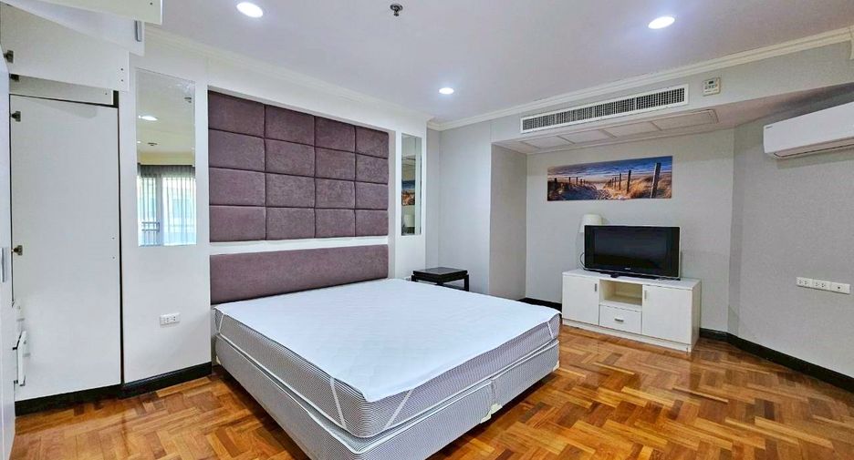 For rent 2 bedrooms condo in Khlong Toei, Bangkok