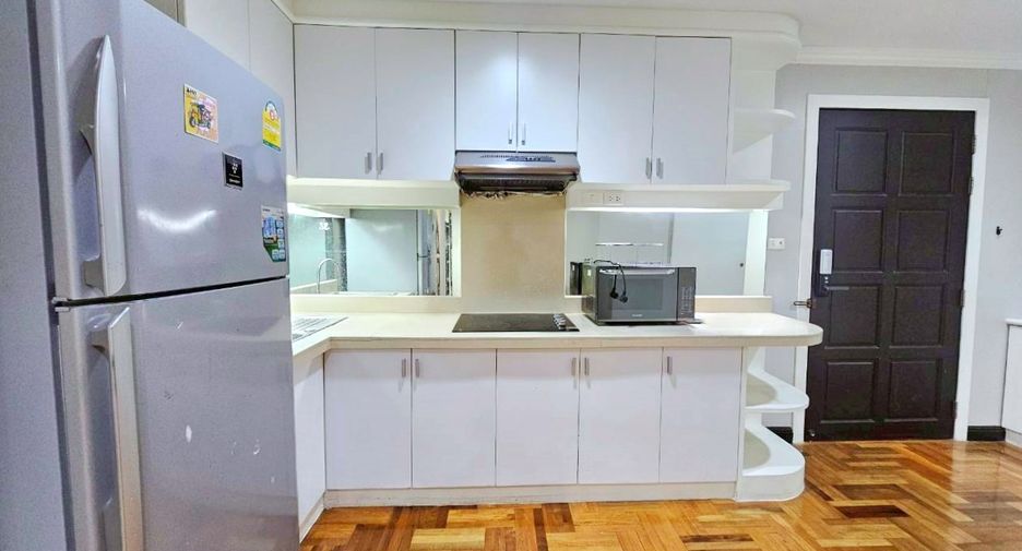 For rent 2 bedrooms condo in Khlong Toei, Bangkok