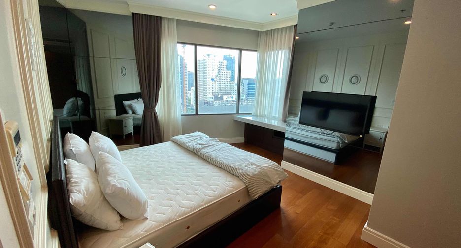 For rent 2 bedrooms condo in Khlong Toei, Bangkok