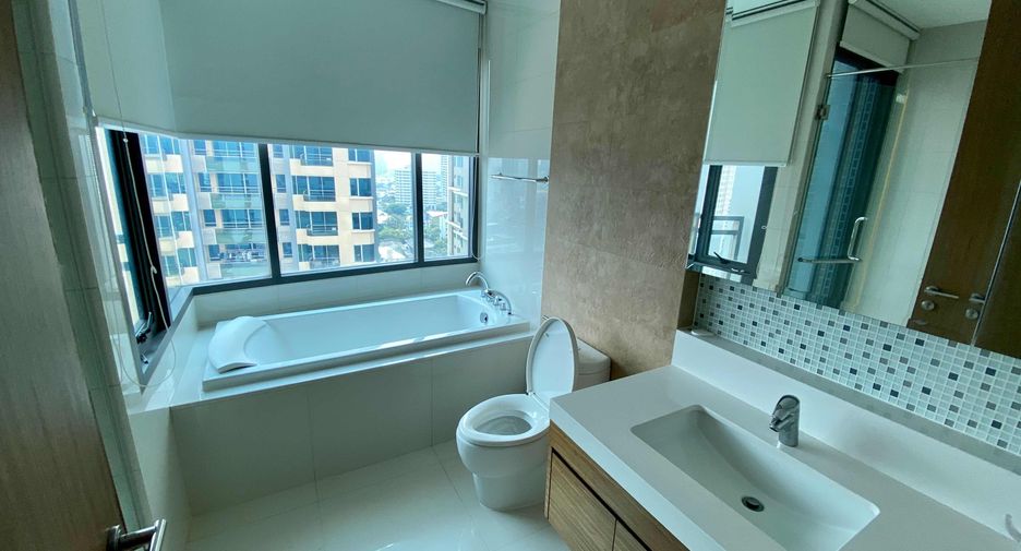 For rent 2 bedrooms condo in Khlong Toei, Bangkok