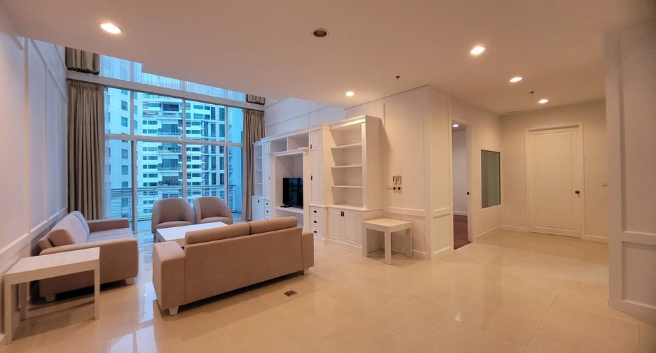 For rent 4 bedrooms condo in Khlong Toei, Bangkok