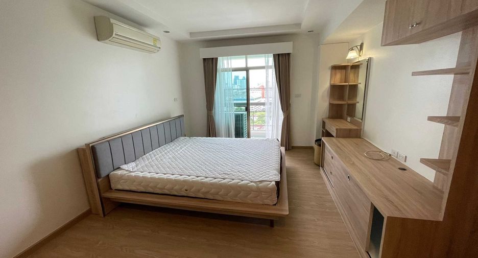 For rent 3 ベッドルーム condo in Watthana, Bangkok