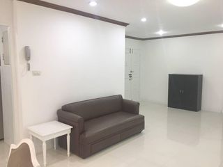 Condo en alquiler de 3 habitaciones en Watthana, Bangkok