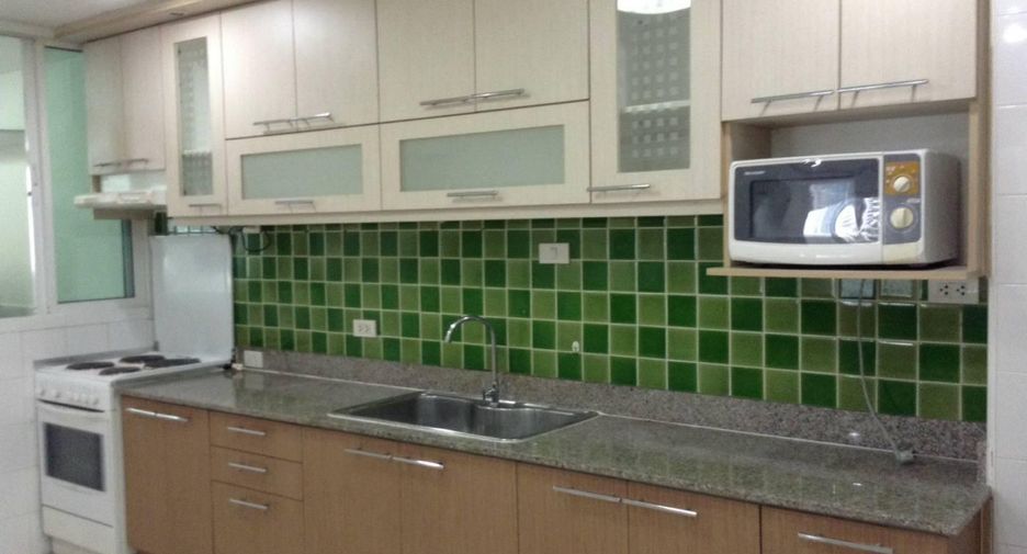 For rent 3 ベッドルーム condo in Watthana, Bangkok