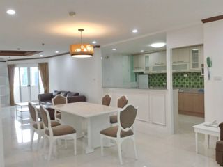 Condo en alquiler de 3 habitaciones en Watthana, Bangkok