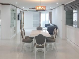 Condo en alquiler de 3 habitaciones en Watthana, Bangkok