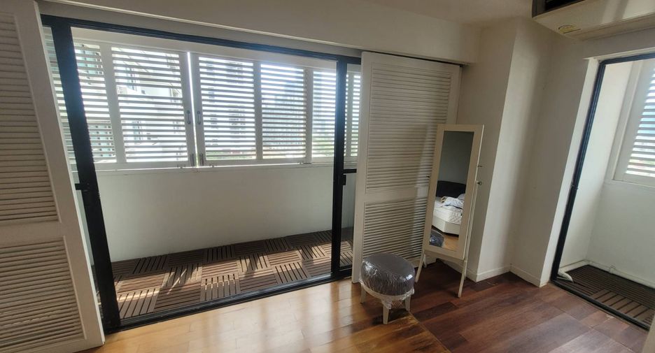 For rent 2 bedrooms condo in Watthana, Bangkok