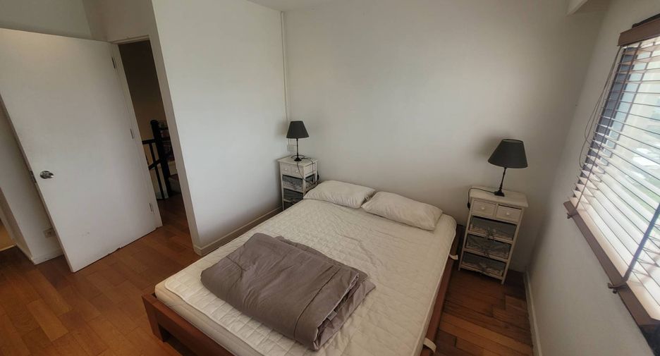 For rent 2 bedrooms condo in Watthana, Bangkok