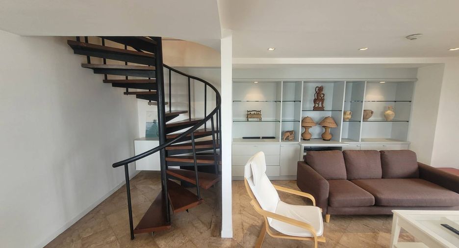 For rent 2 bedrooms condo in Watthana, Bangkok