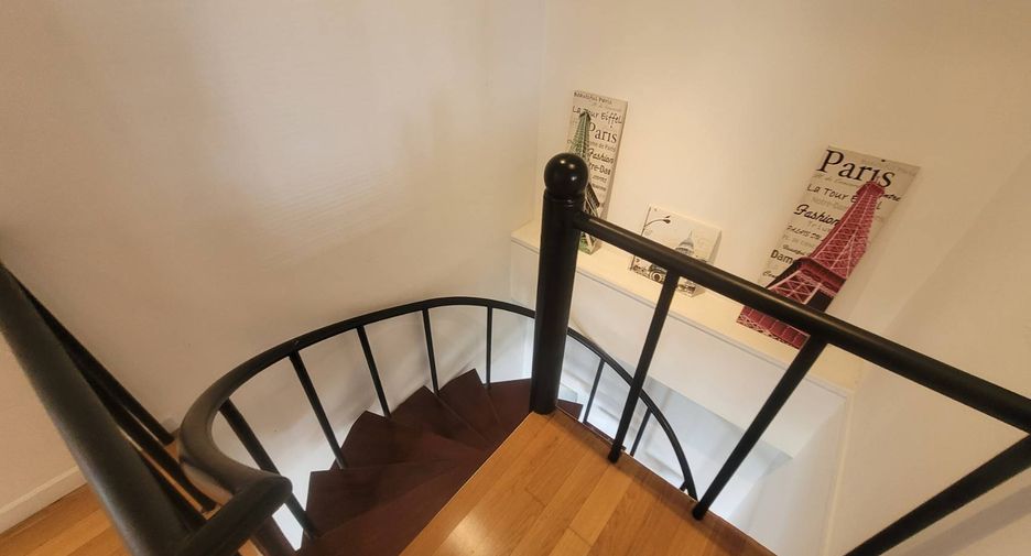 For rent 2 bedrooms condo in Watthana, Bangkok
