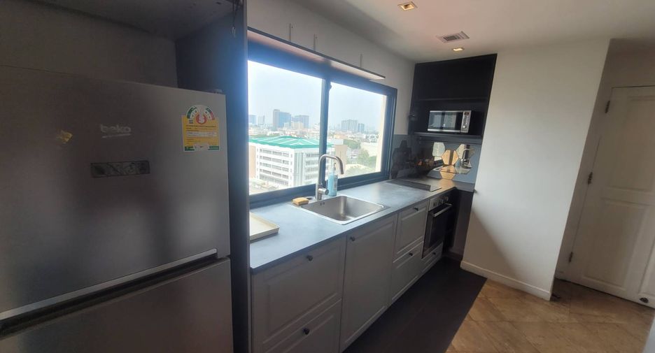 For rent 2 bedrooms condo in Watthana, Bangkok