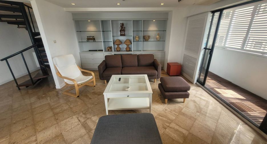 For rent 2 bedrooms condo in Watthana, Bangkok